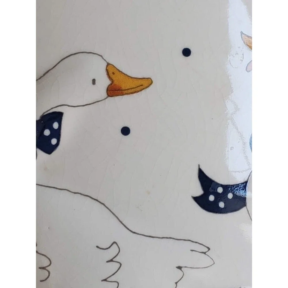 VTG Country Goose Ceramic Canister Jar 9 x 6 inches Grannycore Cottagecore